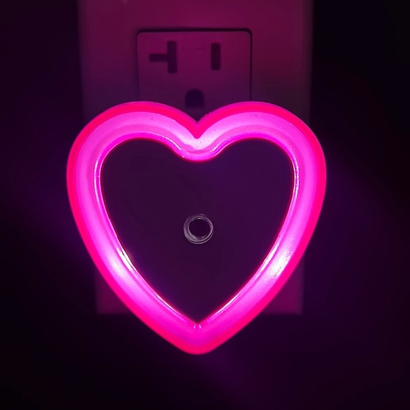 Night light automatic neon heart pink wall plug in glowing cute y2k heart shaped - Picture 3 of 7